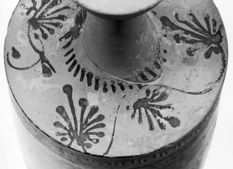 Aischines Painter - Shoulder Lekythos With Woman And Floral Spray - Walters 48255 - 
