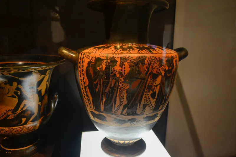 Hidria Con Escena De La Llegada De Dioniso Al Olimpo - 