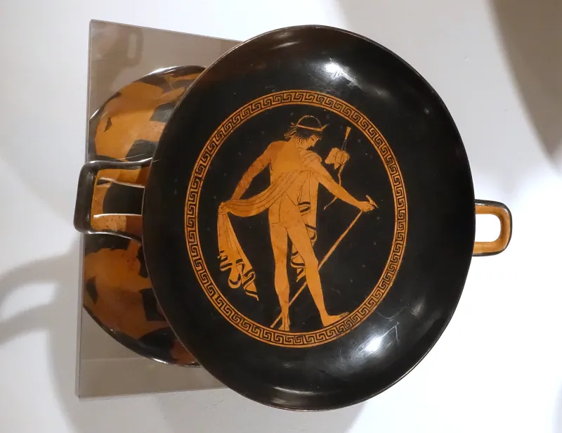 Kylix With Crowned Athlete, Antiphon Painter, Greek, Attic, 485 Bc, Red-Figure Technique On Earthenware - Krannert Art Museum, Uiuc - 