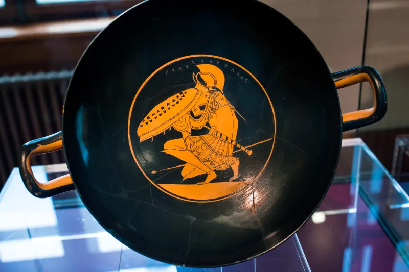 Apollodoros Arv 121 20Extra Kneeling Hoplite 