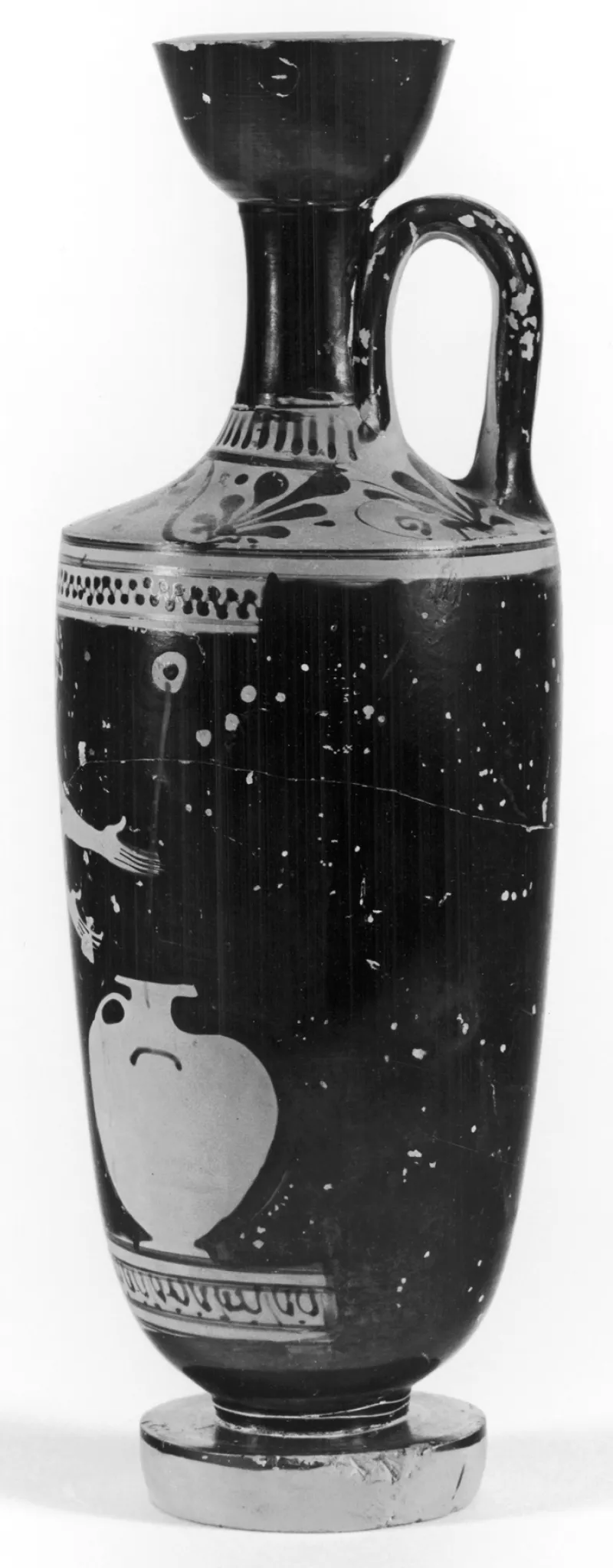 Bowdoin Painter - Shoulder Lekythos Depicting A Woman With A Hydria At A Fountain - Walters 48256 - Right 