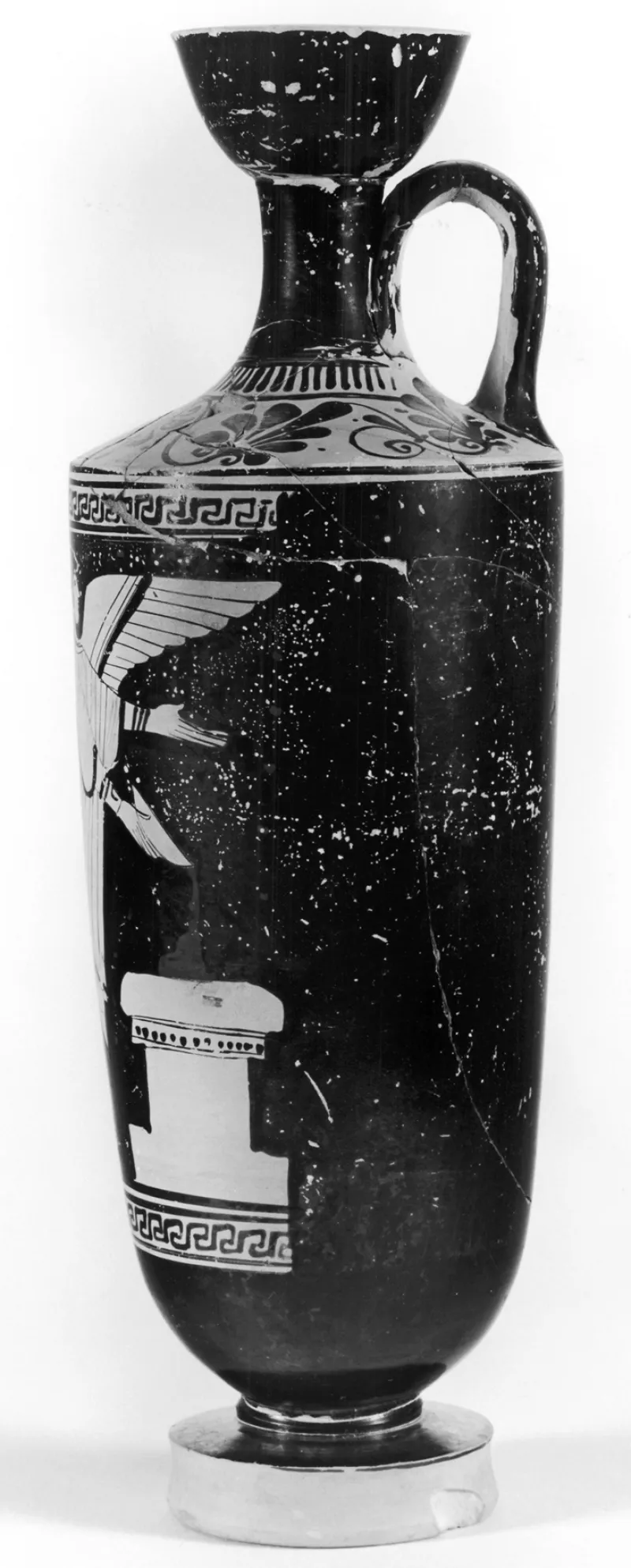 Bowdoin Painter - Shoulder Lekythos Depicting Nike (?) Pouring From A Patera At An Altar - Walters 48257 - Right 