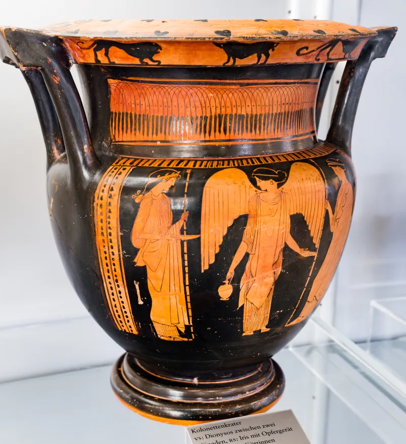 Camucia Painter - Arv 1105 2 - Nike Between Goddesses - Dionysos Between Maenads - Frankfurt Am Β 395 - 