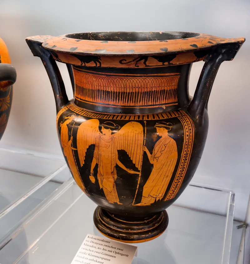 Camucia Painter - Arv 1105 2 - Nike Between Goddesses - Dionysos Between Maenads - Frankfurt Am Β 395 - 