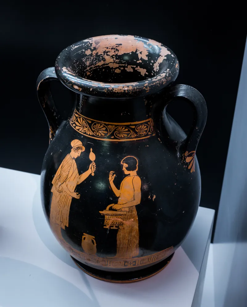 Carlsruhe Painter Arv 735 111 Woman With Mirror And Girl With Cista At Amphora - Standing Woman 