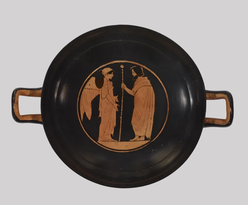 Carlsruhe Painter - Stemless Kylix Depicting Nike And Ruler And Hermes And A Woman - Walters 4894 - 