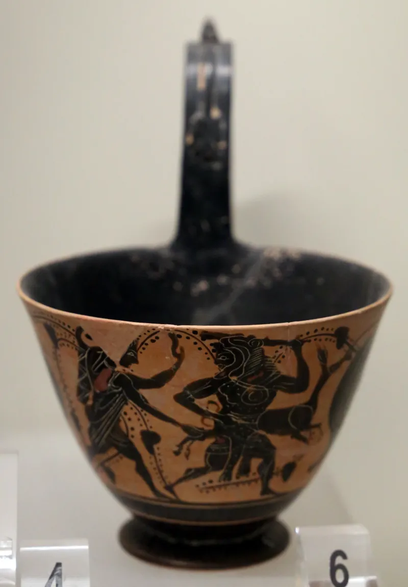 Pittore Di Caylus, Kyathos Attico Con Contesa Per La Cerva D'oro, Dal Monte Aùto, 520-510 Ac 
