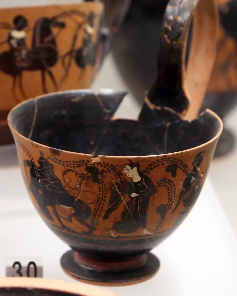 Pittore Di Caylus, Kyoathos Attico Con Eracle E Il Leone Nemeo, Dalla Tomba Di Vasi Del Pittore Di Micali, Osteria, 520-510 Ac 