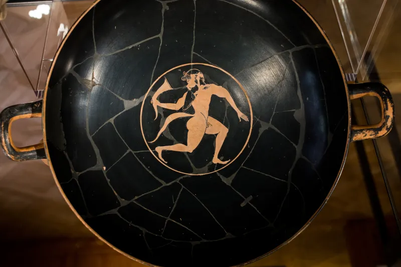 Delos Painter Arv 172 4 Satyr With Rhyton - Herakles And The Bull - Fight 