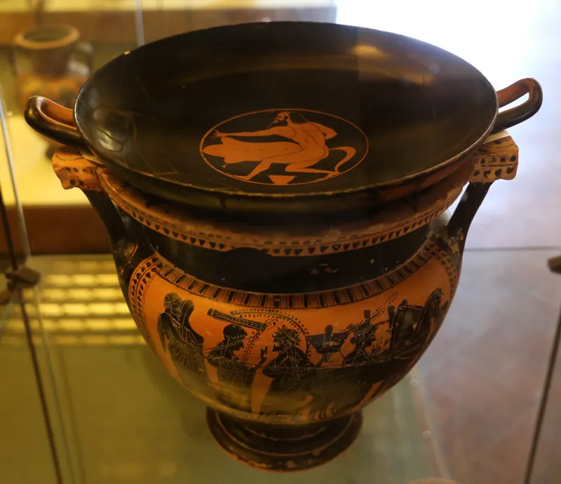 Cerchia Del Pittore Dell'altalena, Cratere A Colonnette (530-520 Ac), Coperto Da Kylix Ad Epiktetos Con Sileno (500-480 