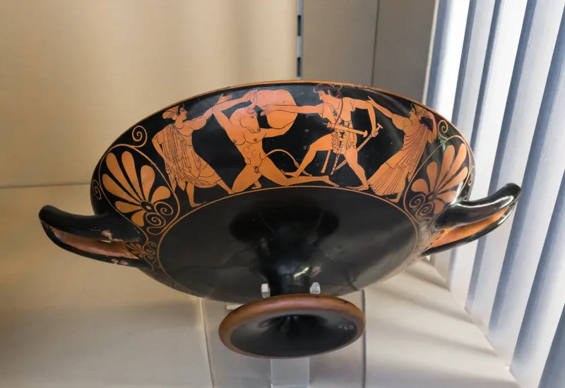 Epiktetos Arv 72 17 Symposiast Playing Lyra And Singing - Theseus Killing Minotauros 