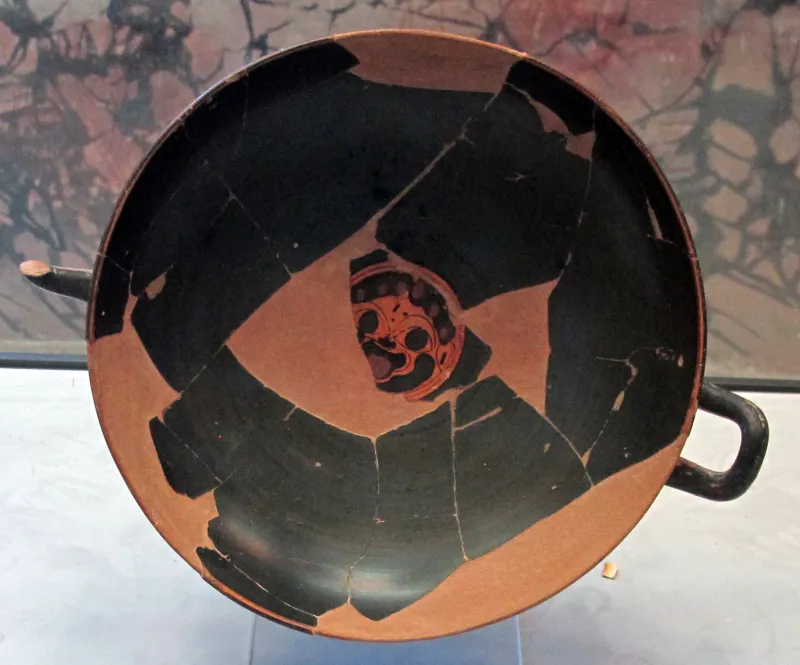 Kylix A Occhioni Con Gorgoneion E Dioniso, 510-520 