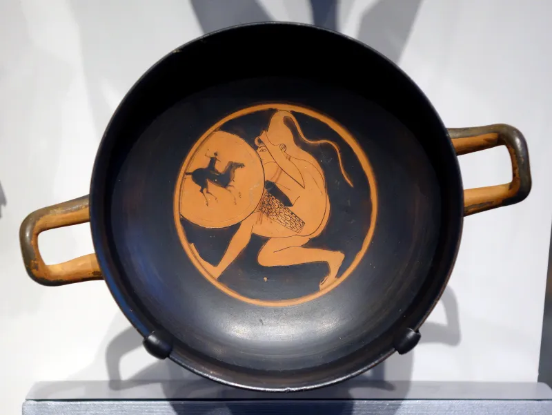 Red-Figure Kylix Scythian Archer (Boston Mfa 