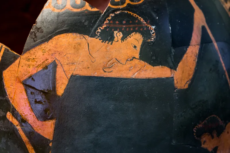 Euphronios - Arv 16 12 - Boy Tying Sandal Of Youth - Youth Playing With Marten - Roma Mnevg - 