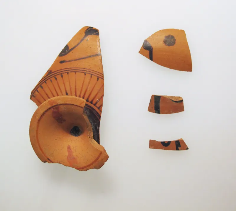 Four Fragments Of A Terracotta Kylix-Komast Cup (Drinking Cup) Met 