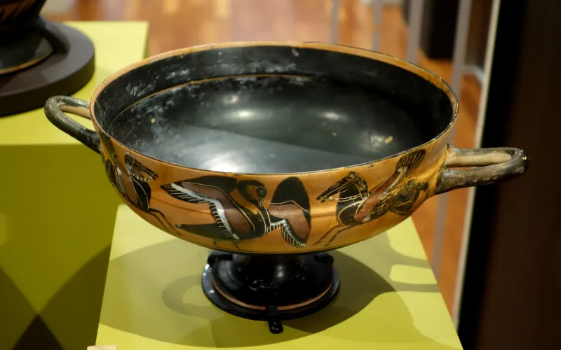 Siana Cup With Horses And Swans, Attributed To The Griffin Bird Painer, 560-550 Bc - Teece Museum Of Classical Antiquities - Christchurch, Nz - 