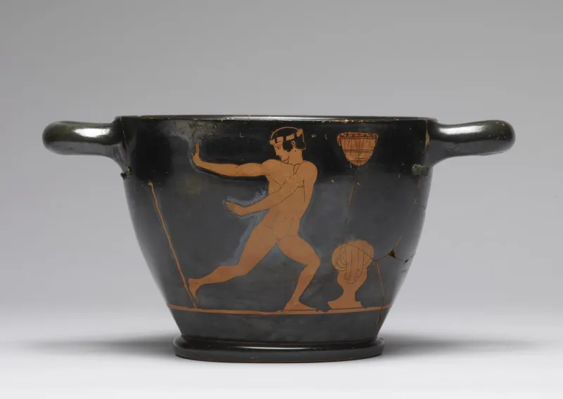 Group Of Ferrara T981 - Red-Figure "Skyphos" With Dancer And "Komast" - Walters 482121 - Side 
