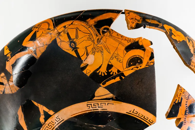 Kleophrades Painter - Arv 191 103 - Warrior Arming - Herakles And The Amazons - Paris Bnf Cabmed 535 - 