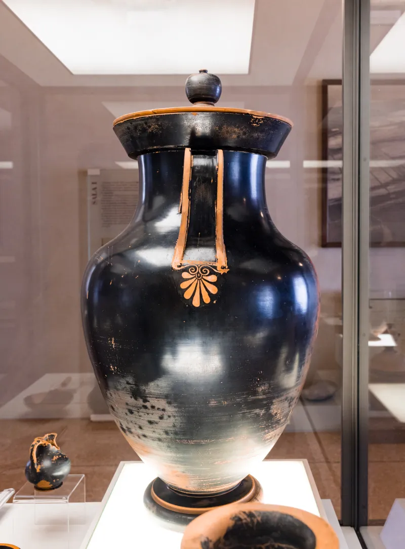 Same Potter As Some Amphorai By The Kleophrades Painter - Arv 194 - Palmettes - Ferrara Man 244 - 