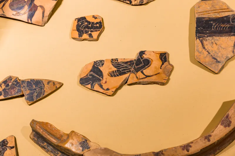 Kx Painter And Other Fragments - Abv Extra - Satyrs Preparing For Symposion - Cortona Maec - 