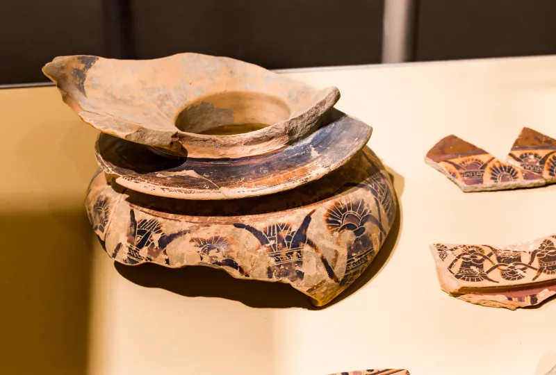 Kx Painter And Other Fragments - Abv Extra - Satyrs Preparing For Symposion - Cortona Maec - 