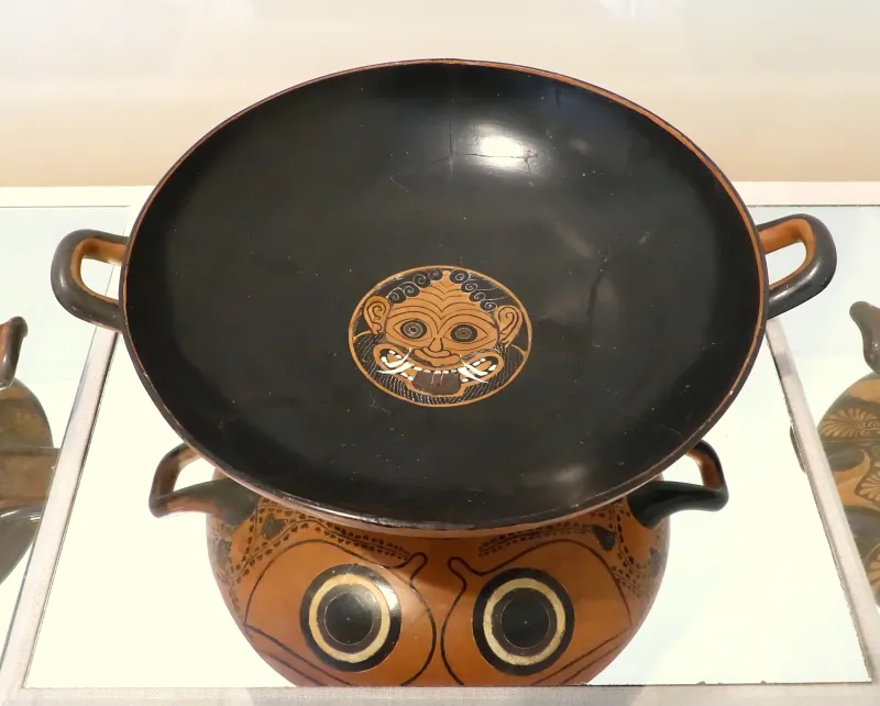 Gorgoneion, Kylix Type B, In The Manner Of The Lysippides Painter, Greek-Attic, 430 Bc, Red-Figure Terracotta - Blanton Museum Of Art - Austin, Texas - 