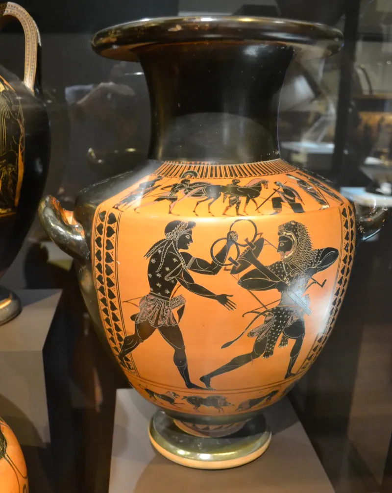Hidria Ática Con Escena De Lucha Entre Apolo Y Heracles - 
