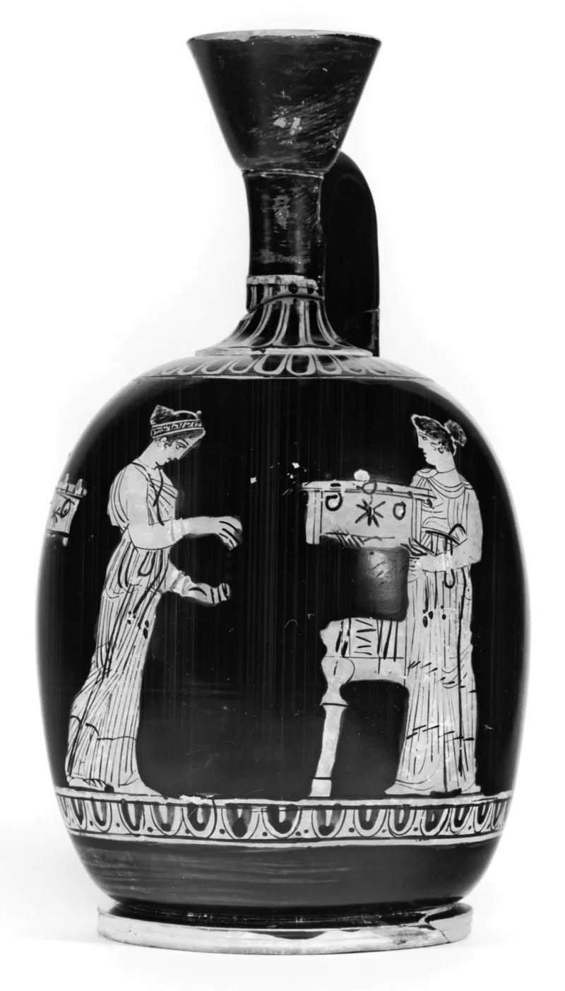 Makaria Painter - Squat Lekythos Depicting Eutychia, Eunomia And Paidia - Walters 48205 - Three Quarter 