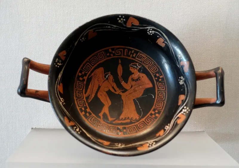 Eros And Seated Woman, Meleager Painter, Greek, Athens, Early 4Th Century Bc, Red-Figure Kylix, Terracotta - California Palace Of The Legion Of Honor - San Francisco, Ca - 