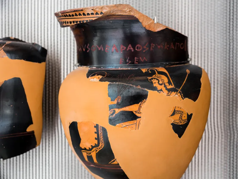 Myson - Arv 240 42 - Man And Athena At Altar - Youth With Twigs Standing In Front Of Athena - Athens Akropolis Museum 806 - 