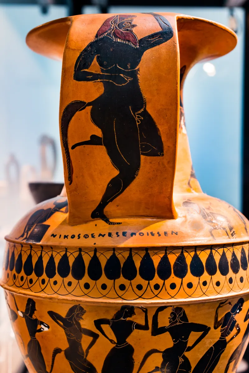 Painter N - Abv 225 3 - Nike - Herakles And The Lion - Satyrs And Maenads Dancing - München As - 