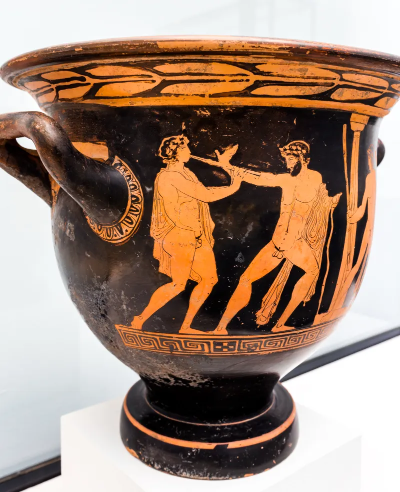 Nikias Painter - Arv 1333 Extra - Komos - Three Draped Youths - Montesarchio Mandsc 110782 - 