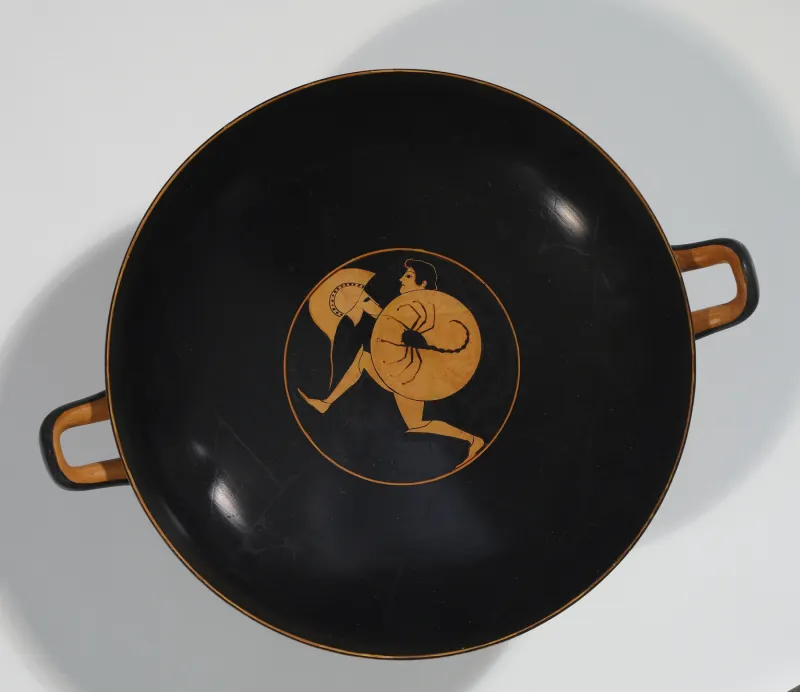 Nikosthenes Painter - Red-Figure Kylix With Running Warriors - Walters 482747 - 