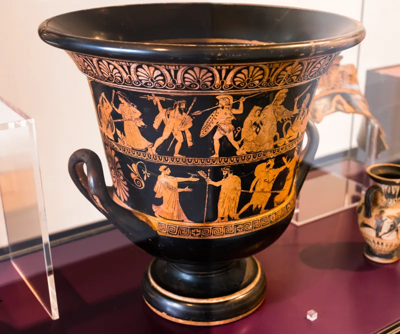 Manner Of The Niobid Painter Arv 609 7Bis Gigantomachy - Theseus Pursuing Woman 