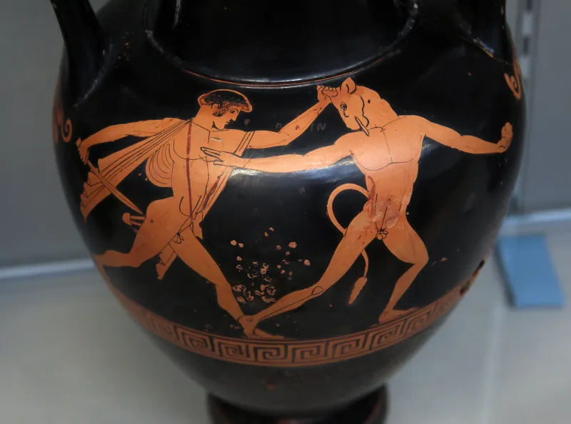 British Museum Room 20A Neck Amphora Oionokles Painter Theseus And The Minotaur 19022019 
