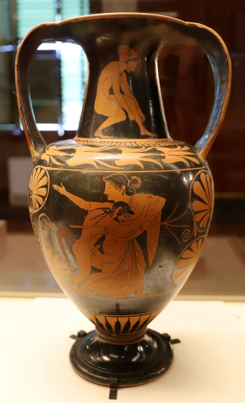 Pamphaios E Olthos, Anfora Nicostenica Attica Con Donne Che Si Allacciano I Sandali, 520-510 Ac (Louvre) 