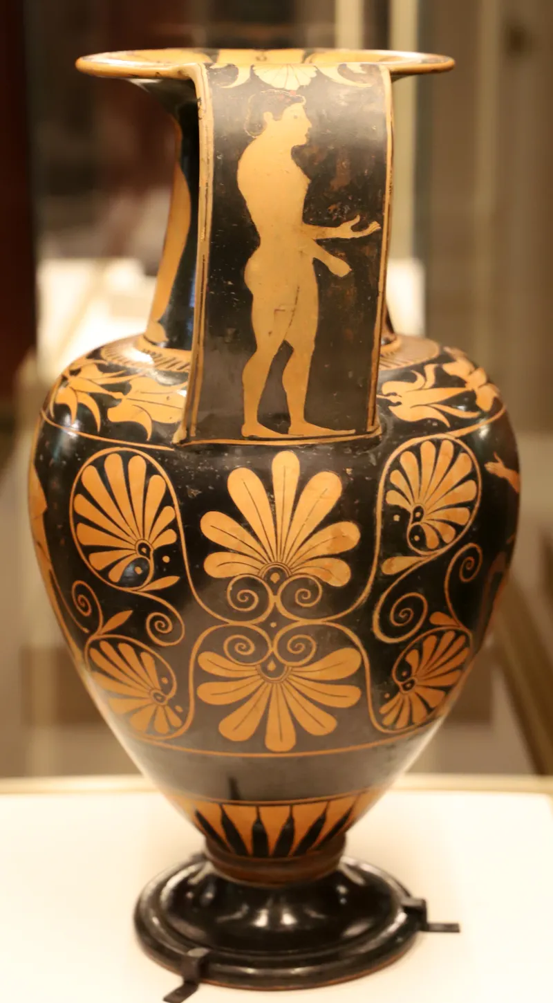 Pamphaios E Olthos, Anfora Nicostenica Attica Con Donne Che Si Allacciano I Sandali, 520-510 Ac (Louvre) 