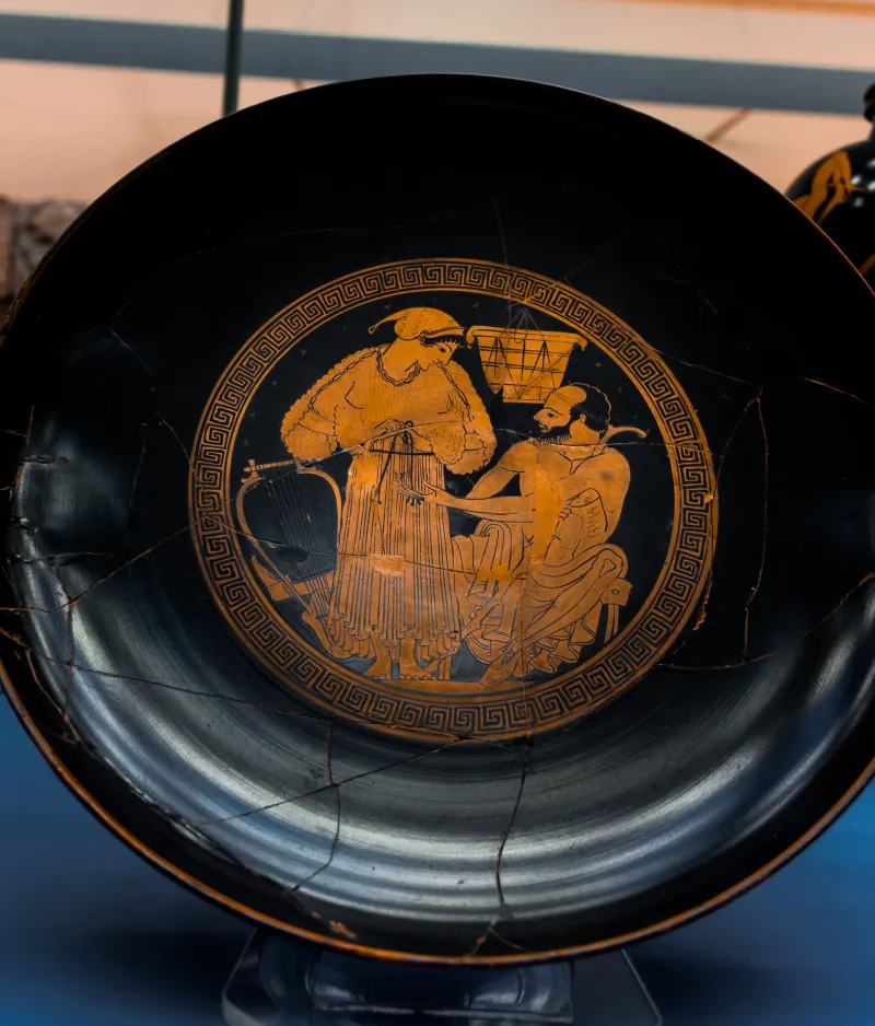 Onesimos Arv 318 2 Woman And Old Man - Herakles Bringing The Boar To Eurystheus - Chariot 