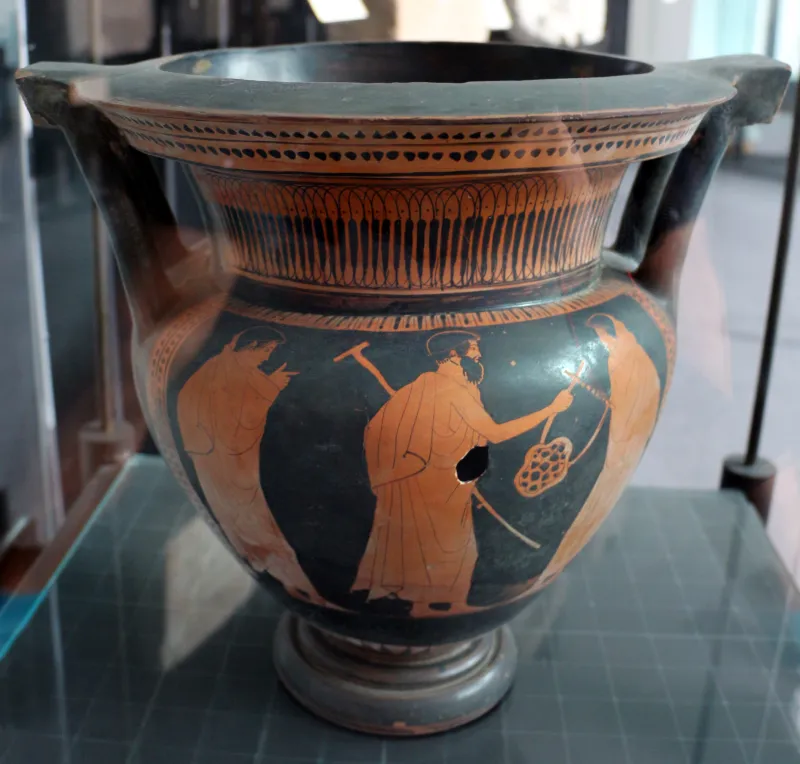 Pittore Del Frutteto, Cratere A Colonnette Con Figure Ammantate, 470-450 Ac, Da Rudiae, 