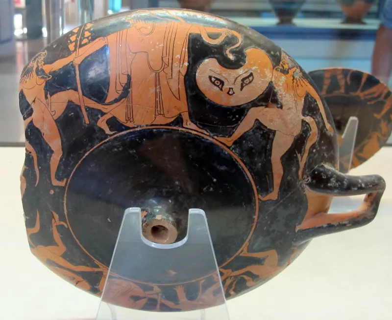 Pittore Di Berlino 2268, Figura Femminile Con Serpente E Ramo, 510-500 Da Del Del Tufo, Orvieto 