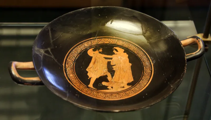 Pittore Di Napoli 2632, Kylix Attica Con Uomo Barbato Con Petaso Che Abbraccia Una Donna, 430-420 Ac 