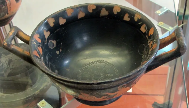 Pittore Della Centauromachia Di New York, Coppa A Figure Rosse Con Donne Ed Efebi, Atene, 425-400 Ca 