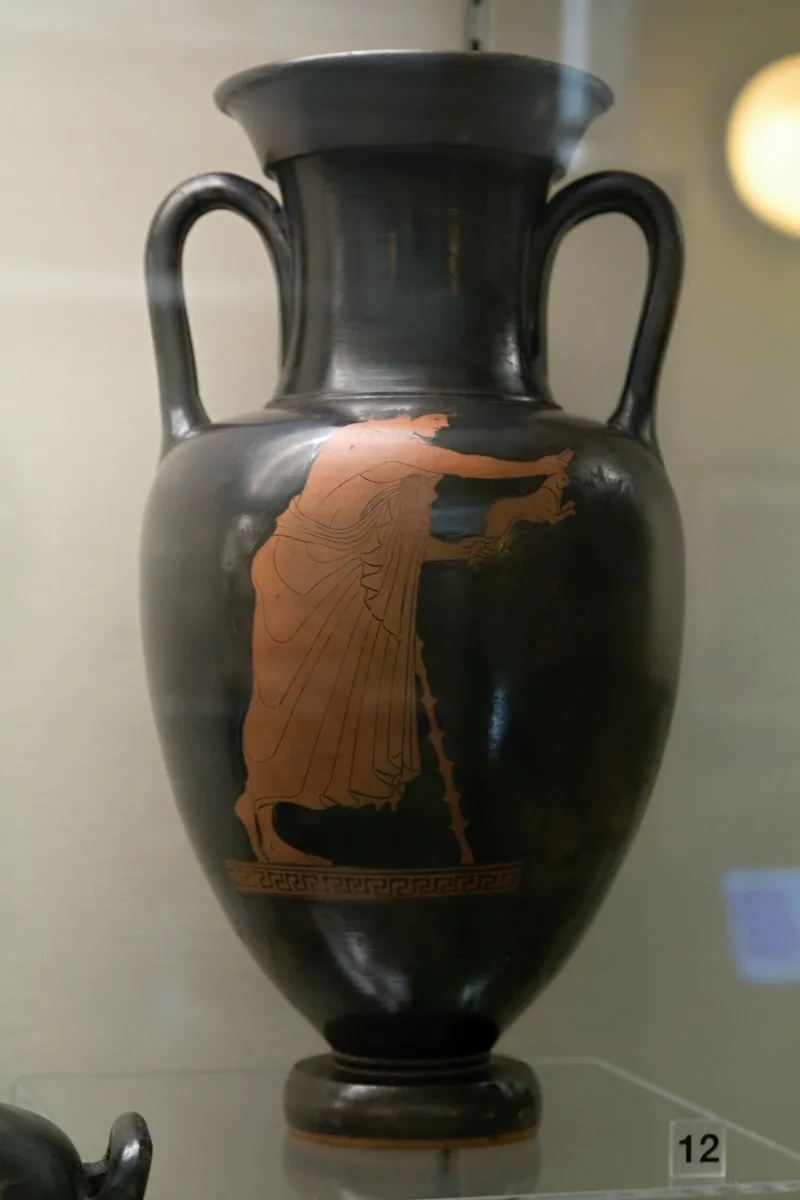 Nolan Amphora, Youth Offers A Hare, Pan Painter, Ucl 881, 