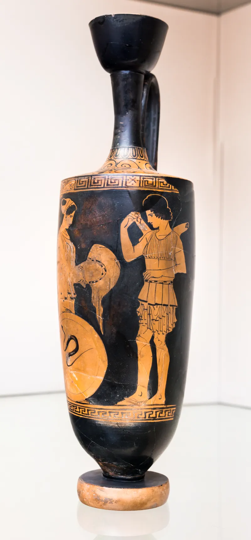 Phiale Painter - Arv 1021 116 - Young Warrior Arming - London Bm 1863-0728-440 - 