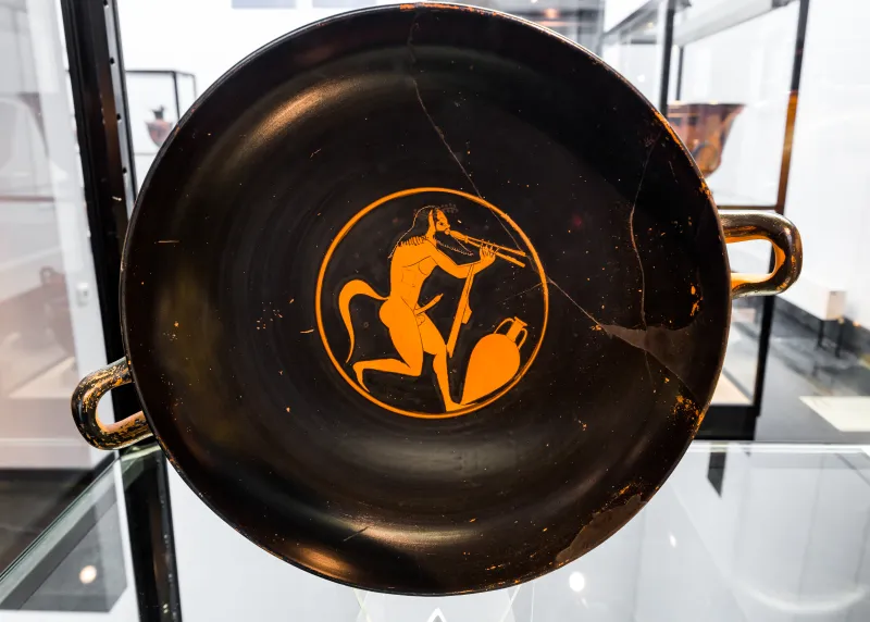 Poseidon Painter - Arv 136 8 - Satyr Playing Auloi - München As 2621 - 