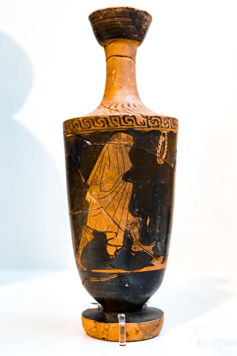 Near The Providence Painter - Arv 645 7 - Woman Running To The Bath - Athens Nam 