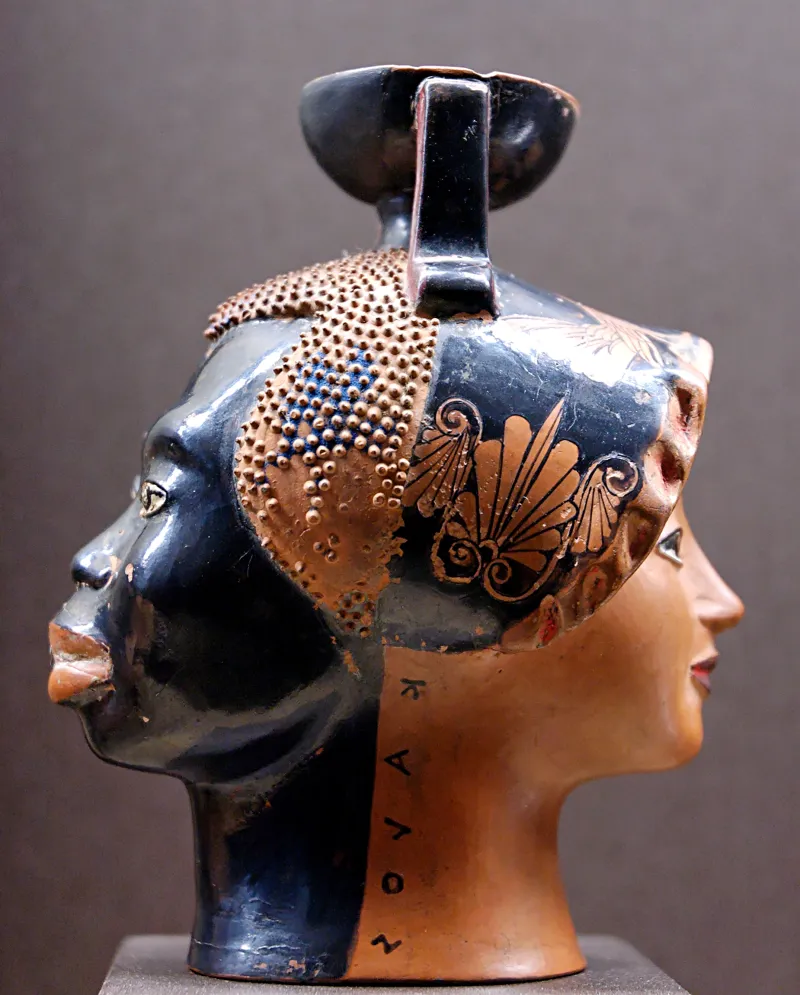 Janiform Aryballos Louvre 