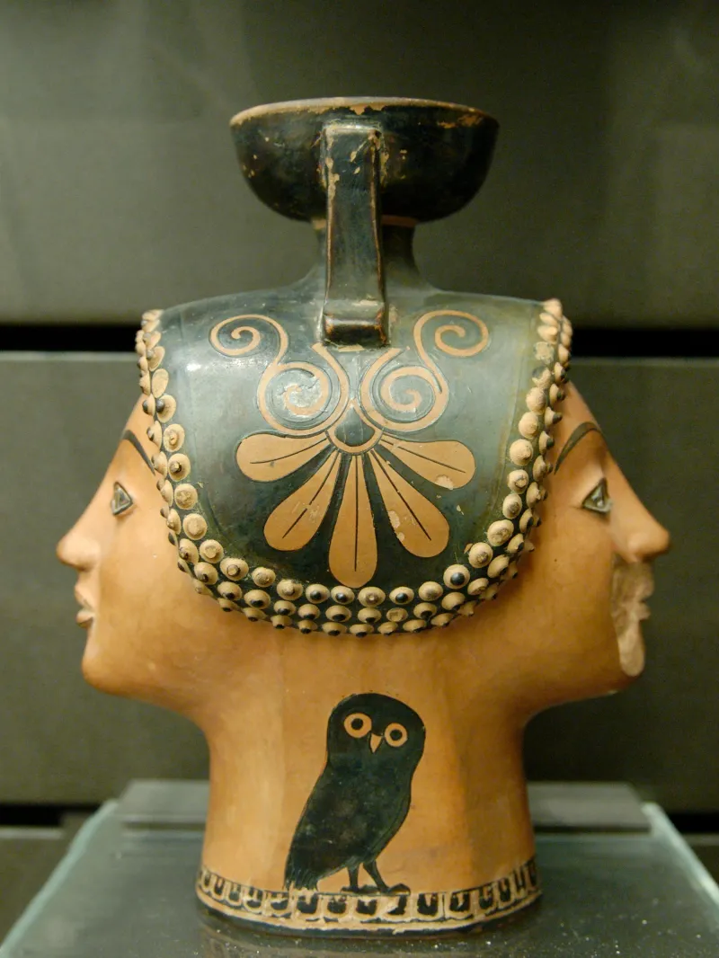 Janiform Aryballos Skythes Louvre 