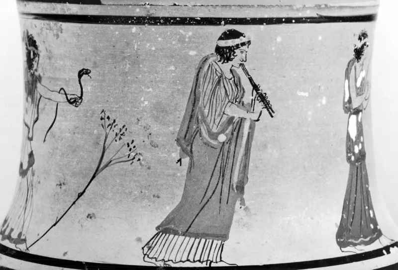 Sotheby Painter - White-Ground Pyxis With Maenads - Walters 482019 - Detail 