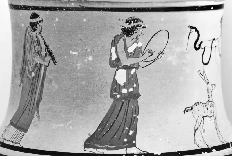 Sotheby Painter - White-Ground Pyxis With Maenads - Walters 482019 - Detail 
